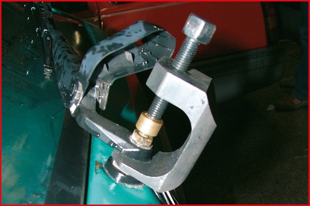 KS Tools 700.1191 - Extractor del brazo del limpiaparabrisas tipo 2 (entrecaras 26 mm, con accionamiento de 13 mm)