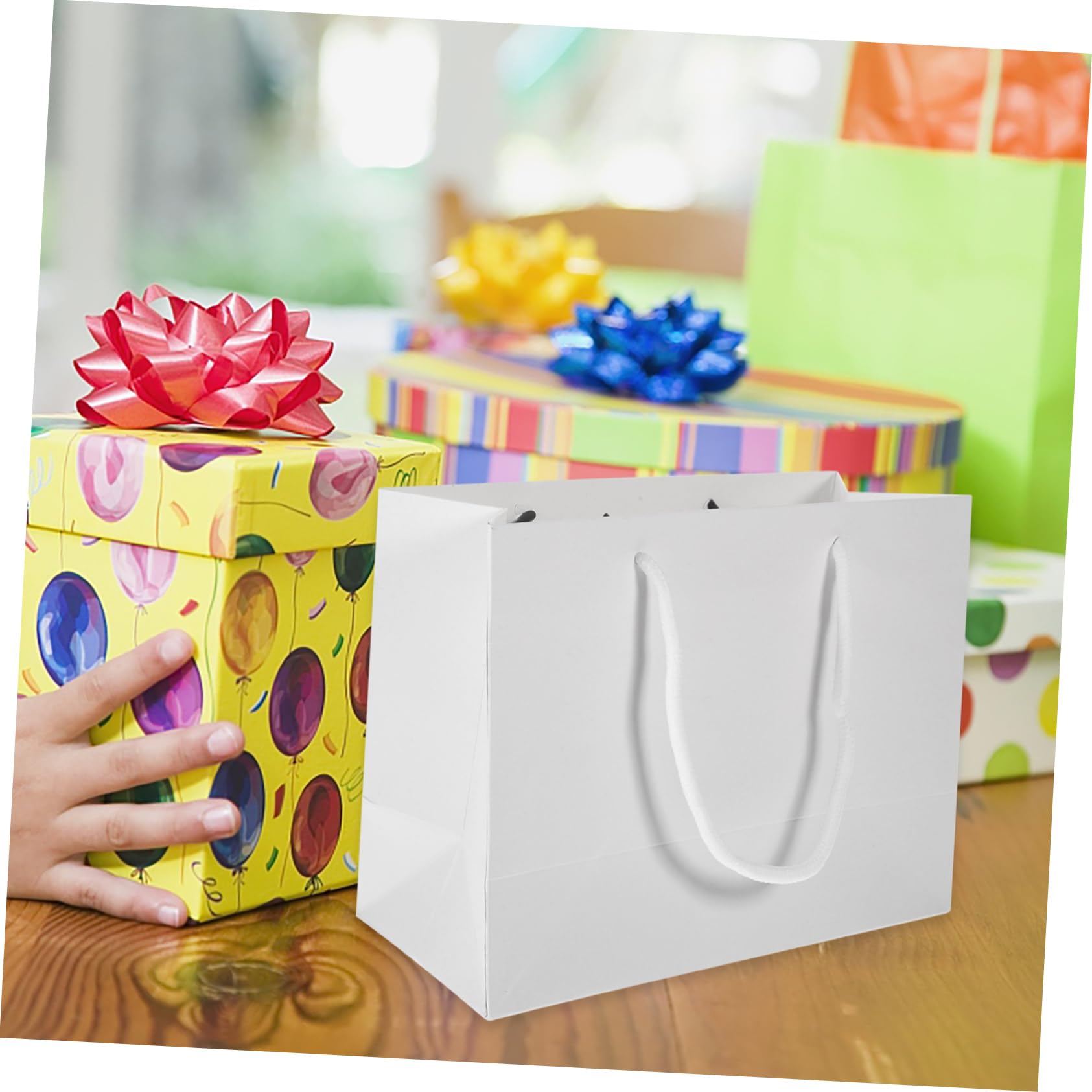 Zerodeko 20 Bolsas de Regalo de Papel en Color Claro con Asa Ligera, Contenedor de Galletas y Bolsas de Golosinas para Baby Showers y Fiestas de Té, Tamaño 24x17x10 Cm