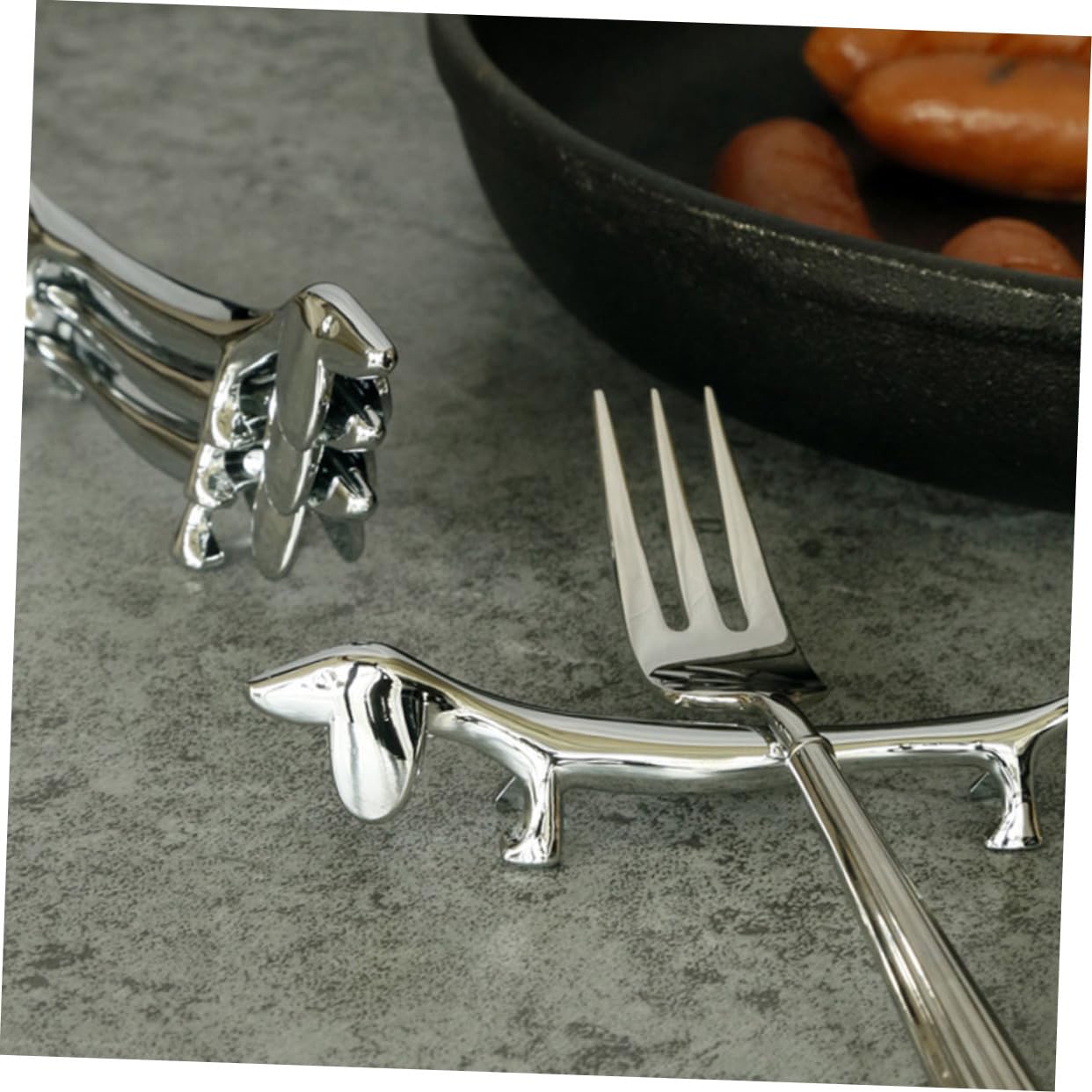 BESTonZON 8 Pcs Cucciolo Bacchette Riposo Mini Spatola Mini Cucchiaio Bassotto Statua Supporto Forchette Cremagliera Bacchette Cuscino Forniture Per La Cena Portaposate In Metallo