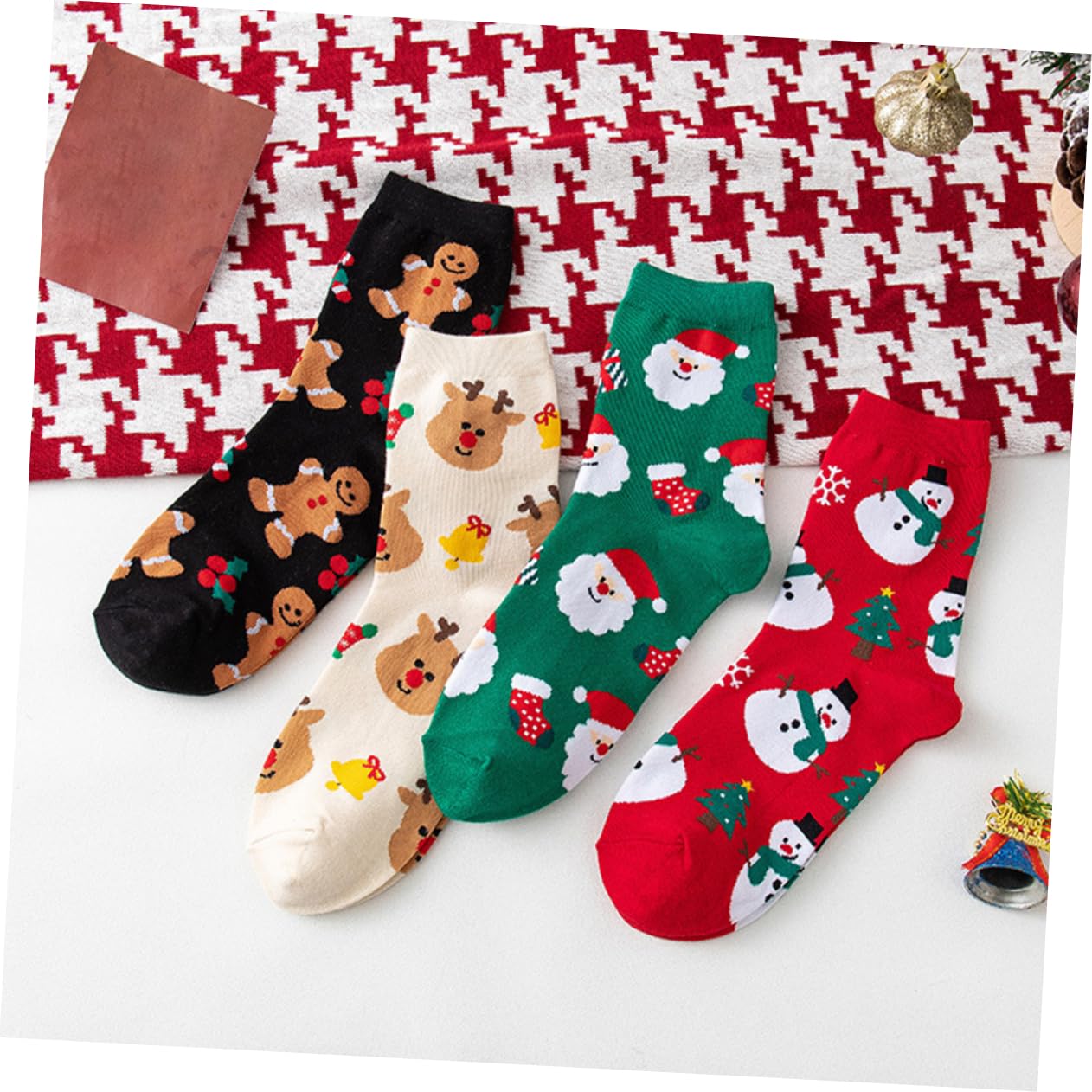 12 Paia Calzettoni Natalizi Invernali Fuzzy Colorati con Cartoon e Morbide per per Natale e