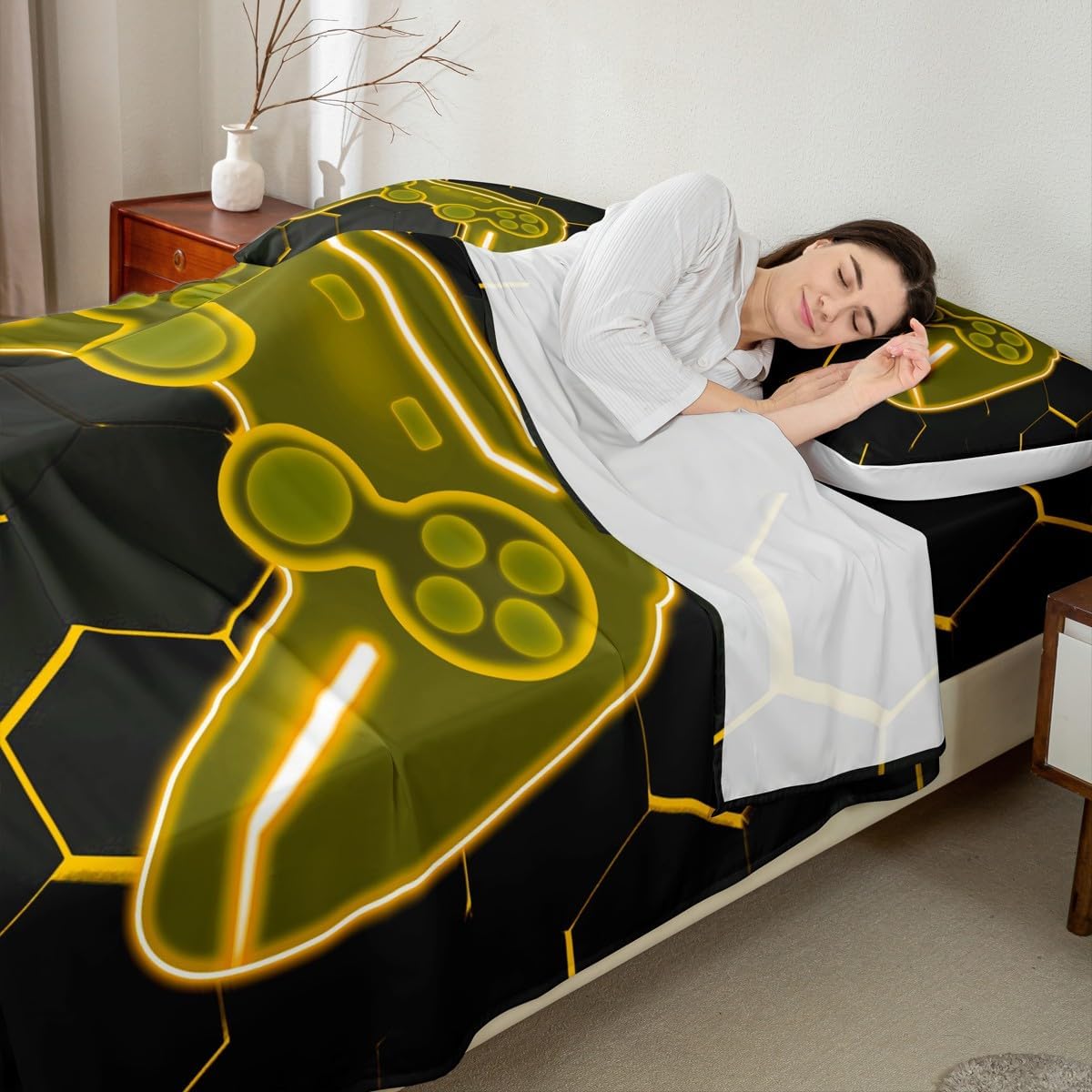 jejeloiu Gamer Bedding Set for Girls Boys Kids Twin Size Yellow Gaming Fitted Sheet Game Room Decor Honeycomb Bed Sheets Set Gamepad 3Pcs Breathable Soft Lightweight
