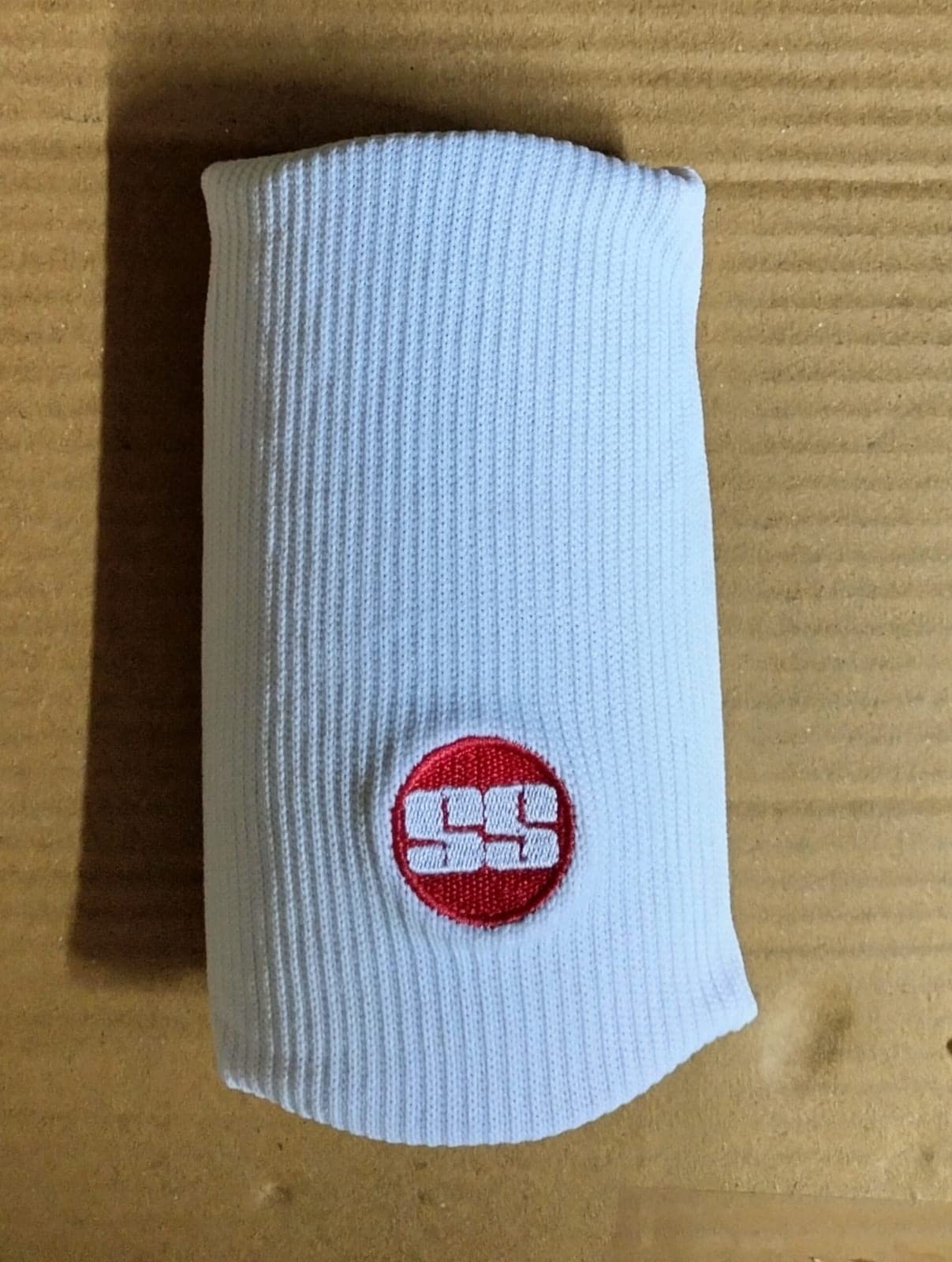 SS Premium Senior White Cricket Wrist Band (B0BQYGPQHL) Amazon Price History, Amazon Price Tracker