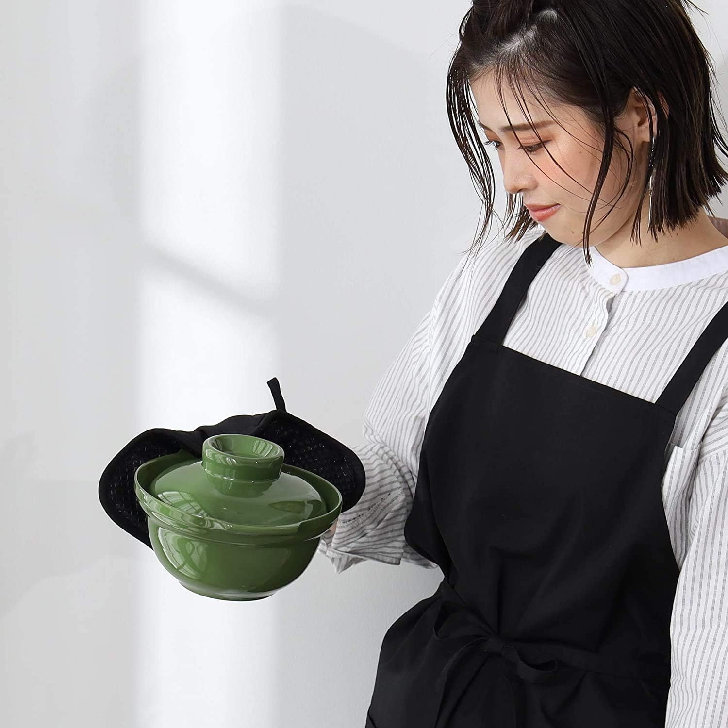 BLKP N-7739 Pearl Metal Mittens, Pot Mat, Silicone Underside, Anti-Slip, Limited, Black, Width 7.9 x Depth 0.4 x Height 7.9 inches (20 x 1 x 20 cm)