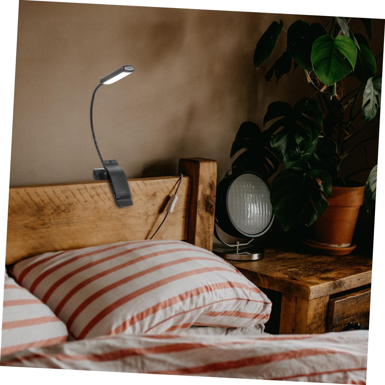 TEHAUX 2Sets LED Reading Light with Color Temperature Rechargeable Clip Design for Bedside Use and Music Scores Reading Lamp for Books and Piano