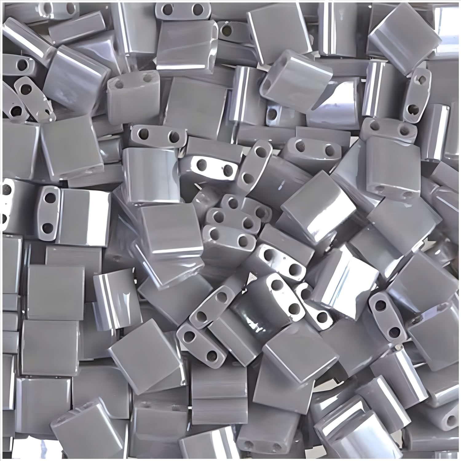 Perles de rocaille Miyuki Tila gris opaque pour créer un cadeau personnalisé