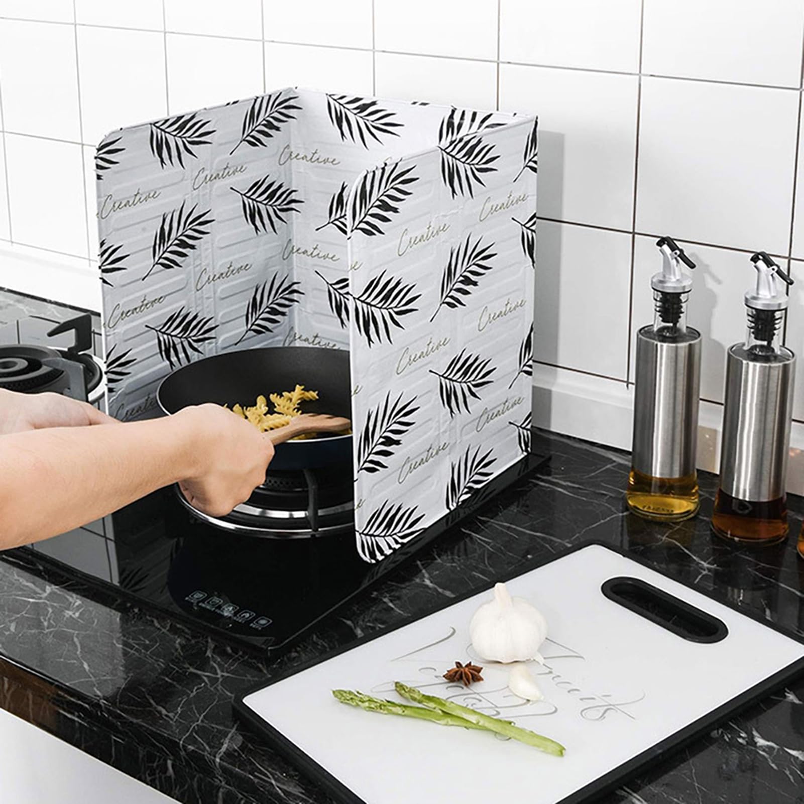 Quoravel 3 Sided Splatter Guard, Foldable Non-Stick Oil Guard for Frying Pan, Heat Resistant Grease Splash Shield, Kitchen Stove Protector White