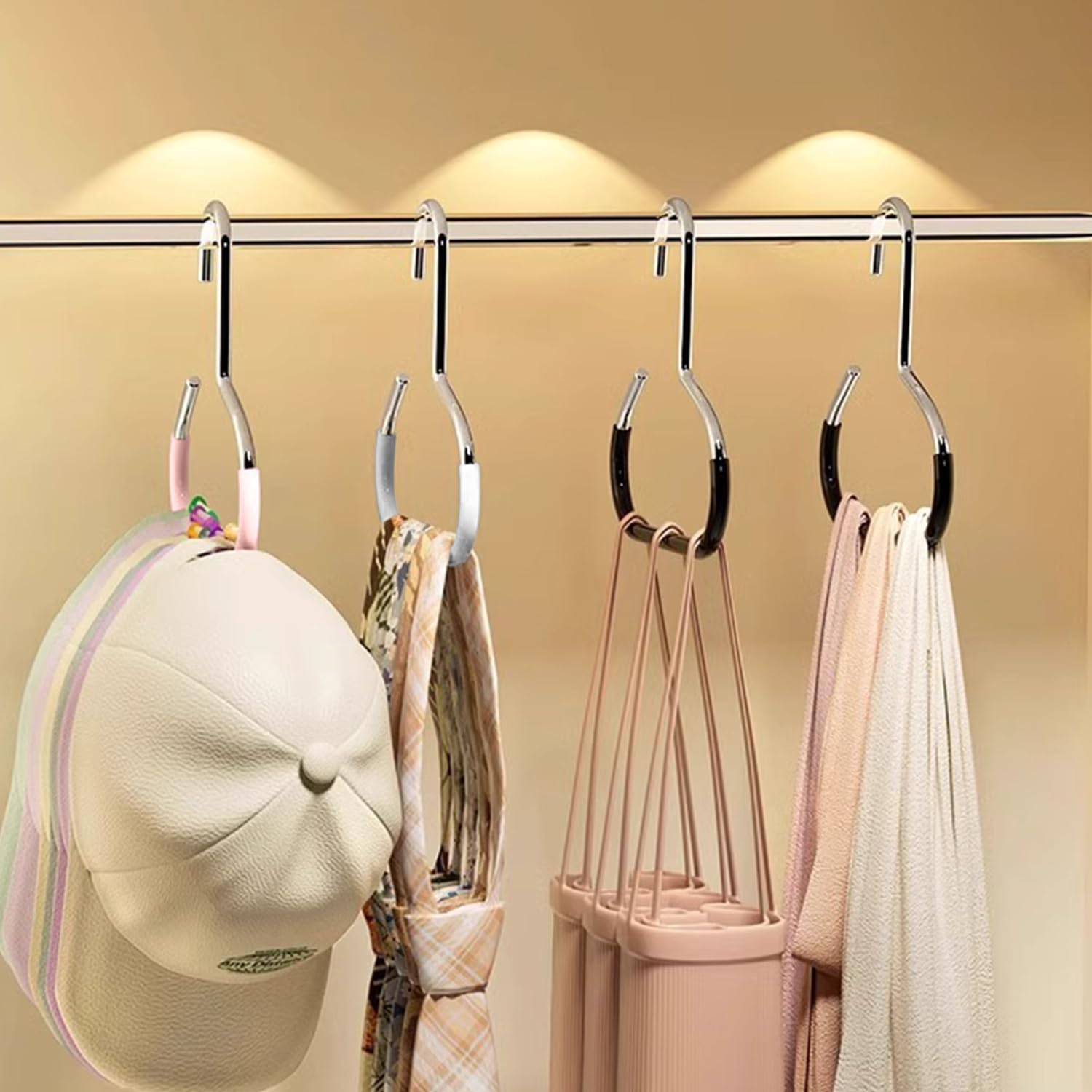 SLEEKEE Cintre De Chapeau 6 Pièces, Crochet Peu Encombrant, Conception D'Anneau pour Une Suspension Stable, Outil De Rangement De Casquette De Baseball dans La Garde-Robe.