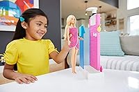 Vista 2 de Barbie Juego de muñeca y muebles, baño con ducha que funciona