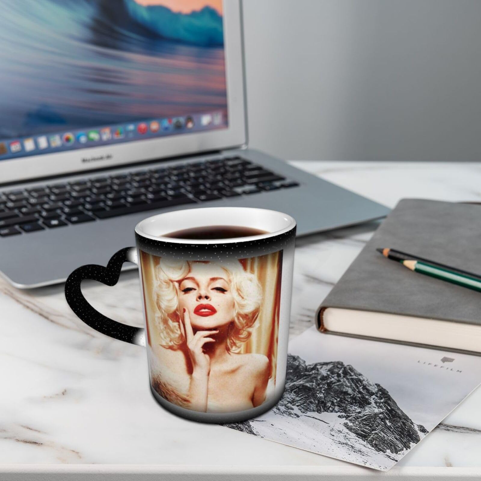 Amazon | Marilyn Monroe マリリン・モンロー4 マグカップ 330ml 変色 