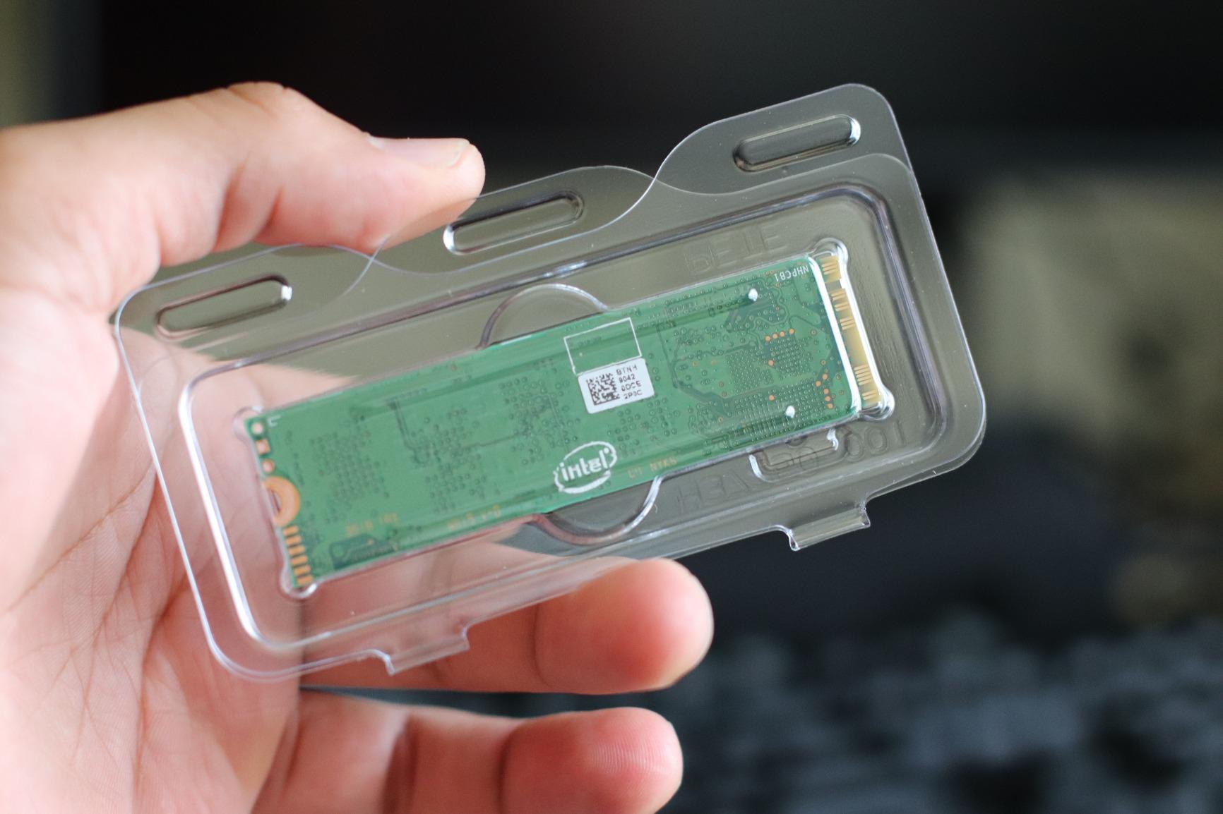 Intel SSD 660p Series 2.0TB - M.2 80mm PCIe 3.0 X4 3D2 QLC - SSDPEKNW020T8X1-2 - 3