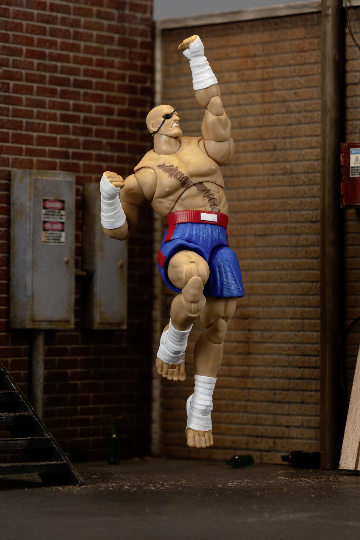 Jada Toys Street Fighter figurka Sagat (19 cm) - ruchoma figurka kolekcjonerska i akcji z Street Fighter 2: The Final Challengers, z alternatywną głową, rękami i akcesoriami, od 13 lat