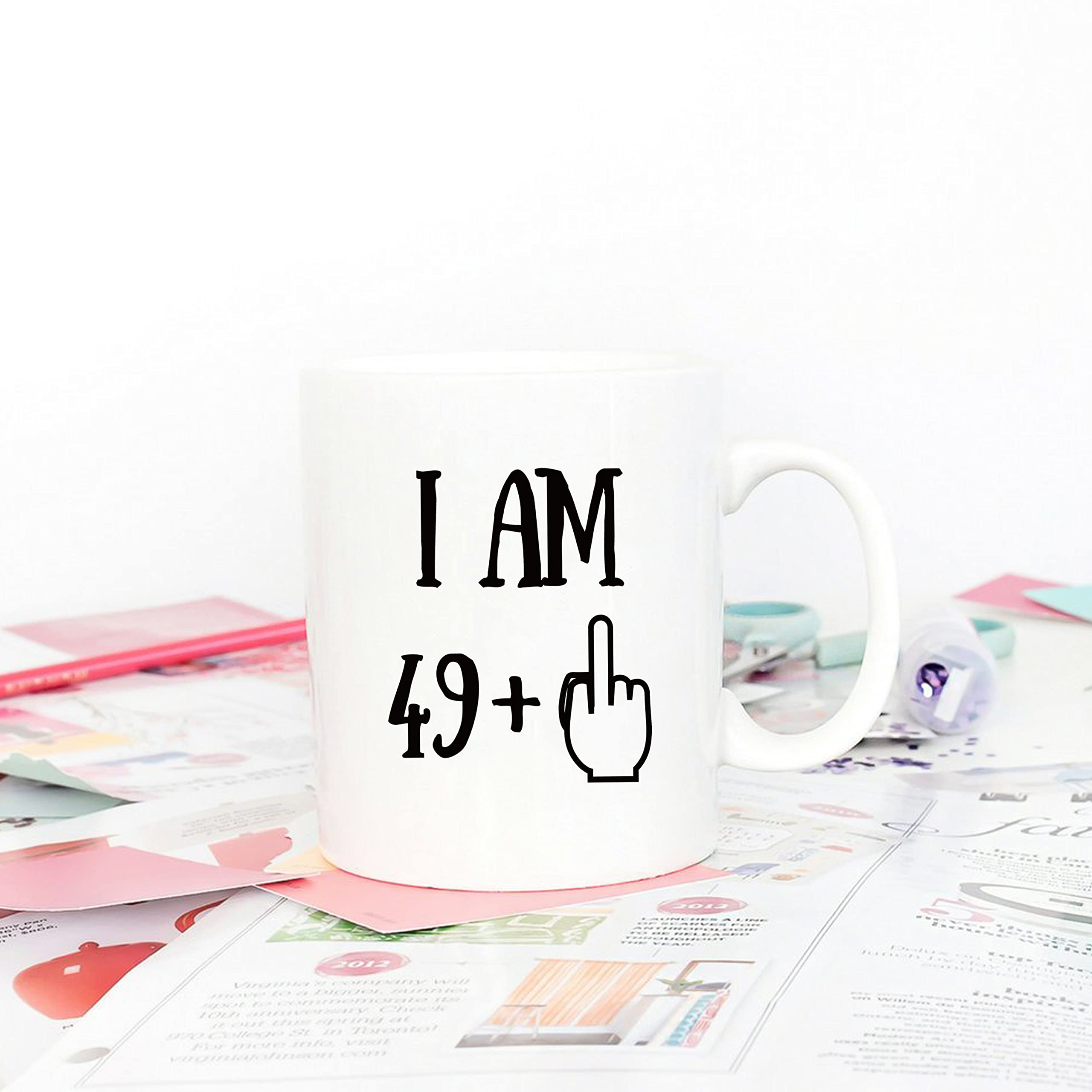 Tazza Divertente 50° Compleanno '49+1' - 325 Ml - Con Confezione Regalo, Lavabile In Microonde E Lavastoviglie