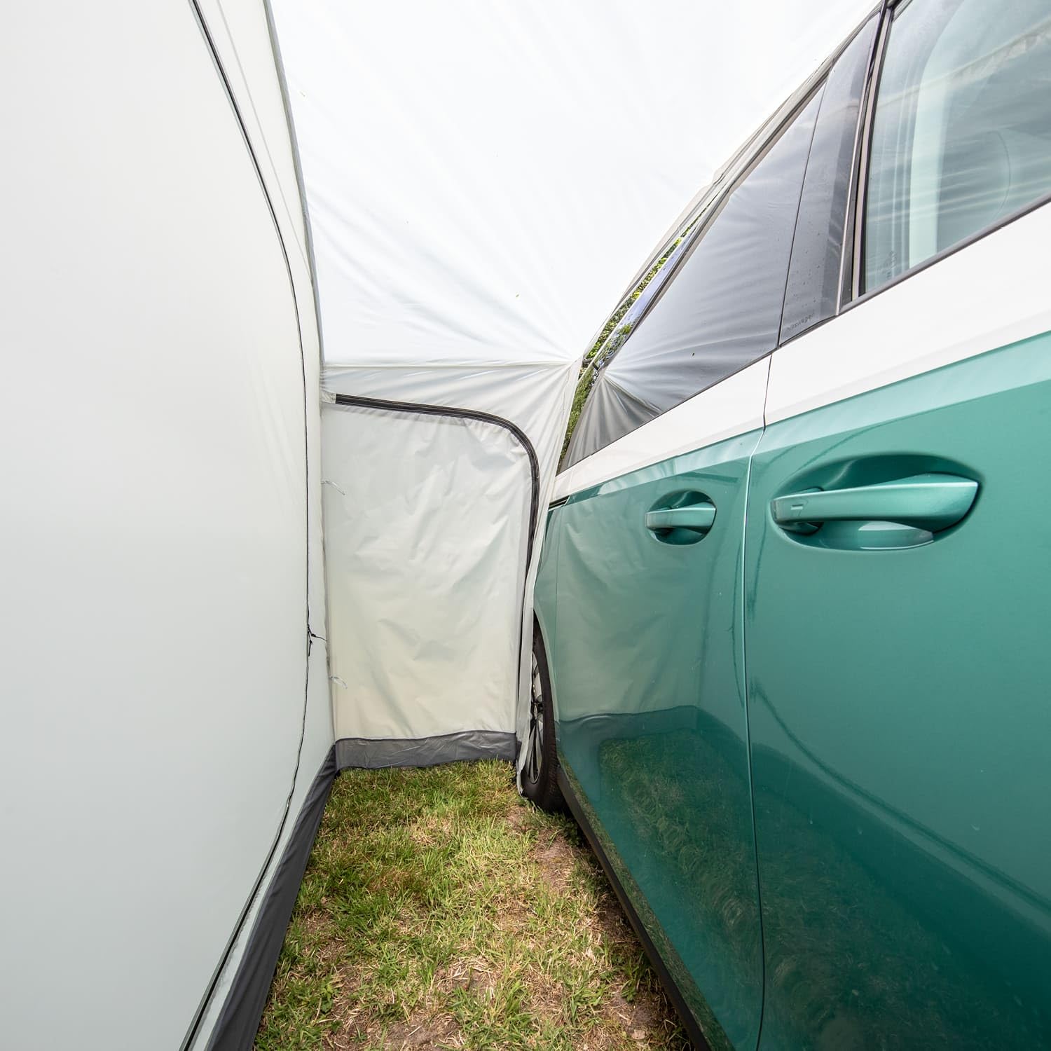 Skandika Balestrand Van Protect Tienda de campaña túnel | para 2-4 Personas, Suelo de la Tienda Cosido, Impermeable, Columna de Agua de 3000 mm, mosquitera | Tienda de campaña para monovolumen