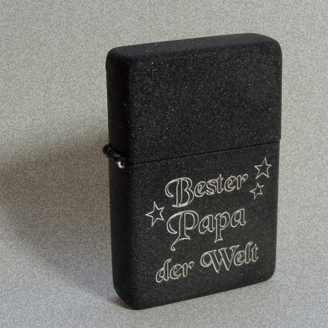 Schwarzes Crackle Laser Sturmfeuerzeug Mit Gravur - Ich Liebe Dich + Name/Datum, Inkl. Rotem Stoffbeutel