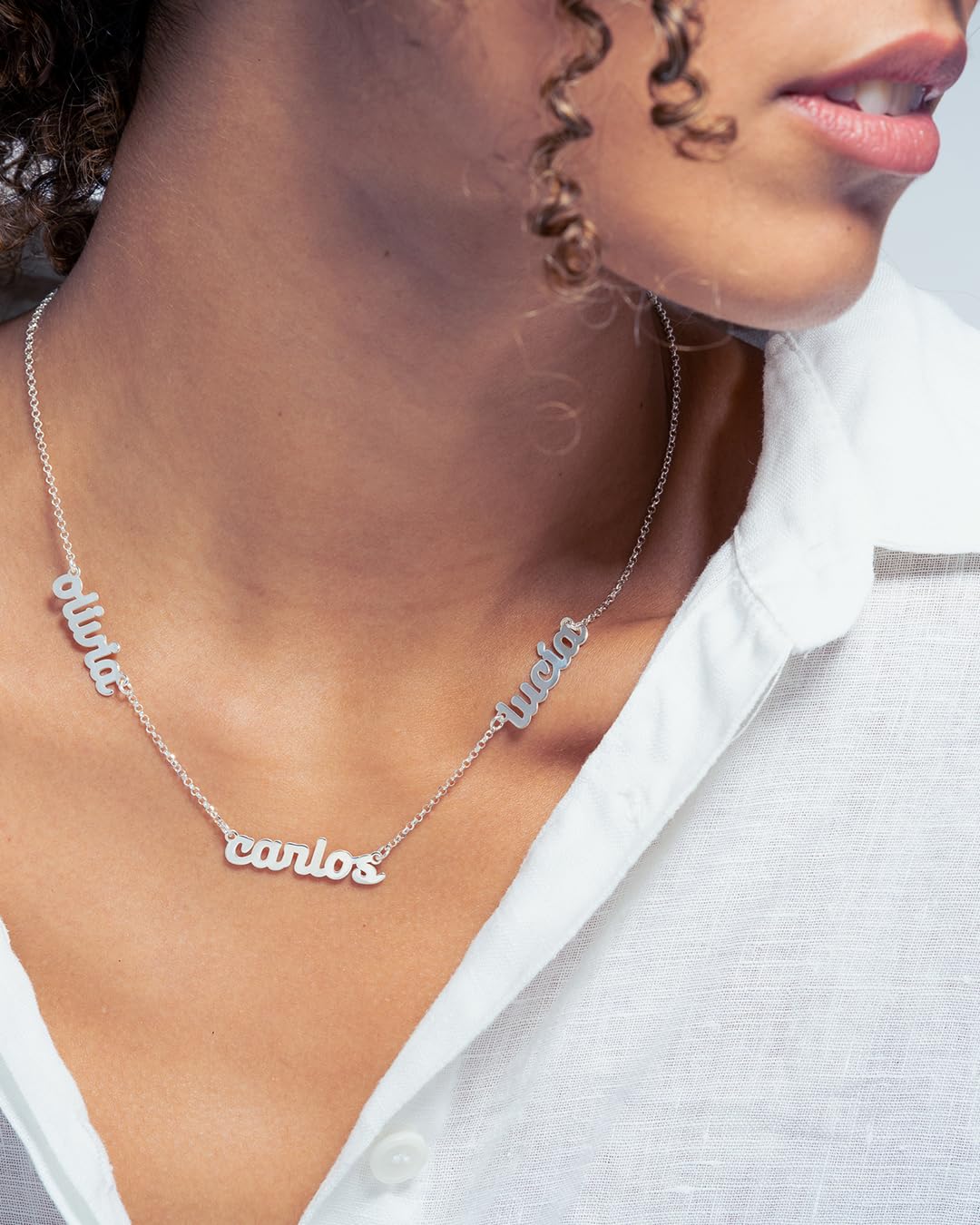 Colgante Personalizado con Nombre - Plata de Ley 925/1000 para Mujer – Collar Artesanal con Cadena Ajustable - Hecho en España (Modelo Hasta 6 nom., Plata de Ley)