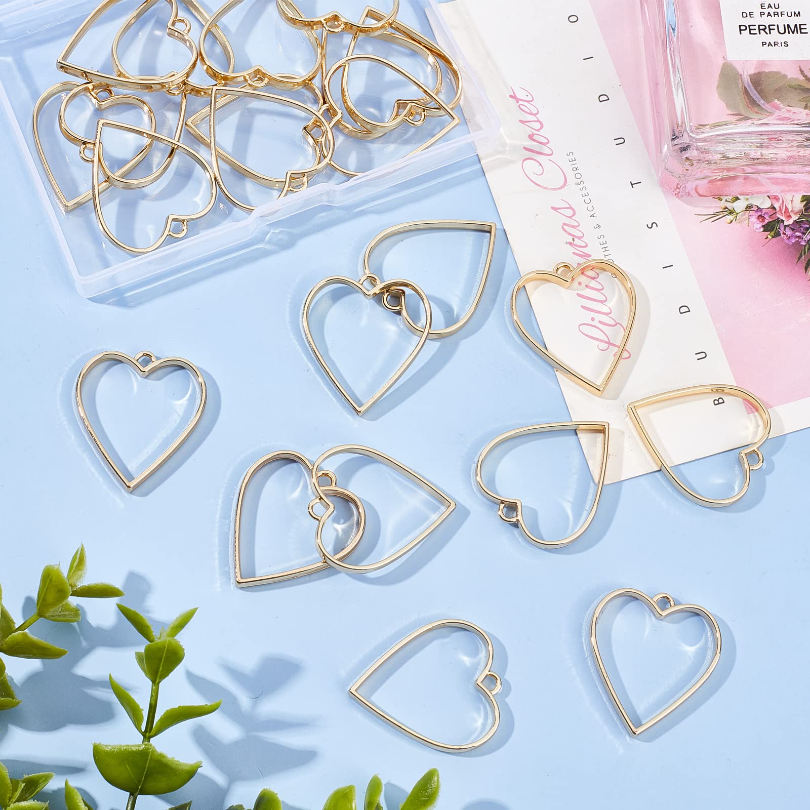 Amazon.co.jp: OLYCRAFT 24点 レジン枠 空枠 ハート形 レジン