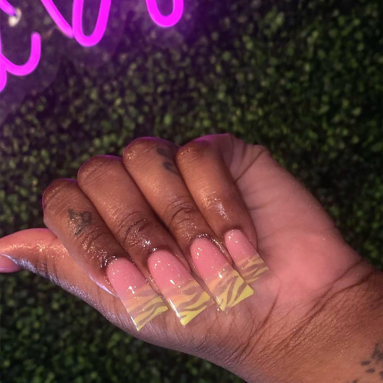 24 Pcs Gradient Press on Nails Long Fake Nails with Leopard Designs Cute Duck Feet Shape False Nails Full Nail Tips Glossy Acrylic Glue on Nails Natural Reusable Stick on Artificial nails for Women