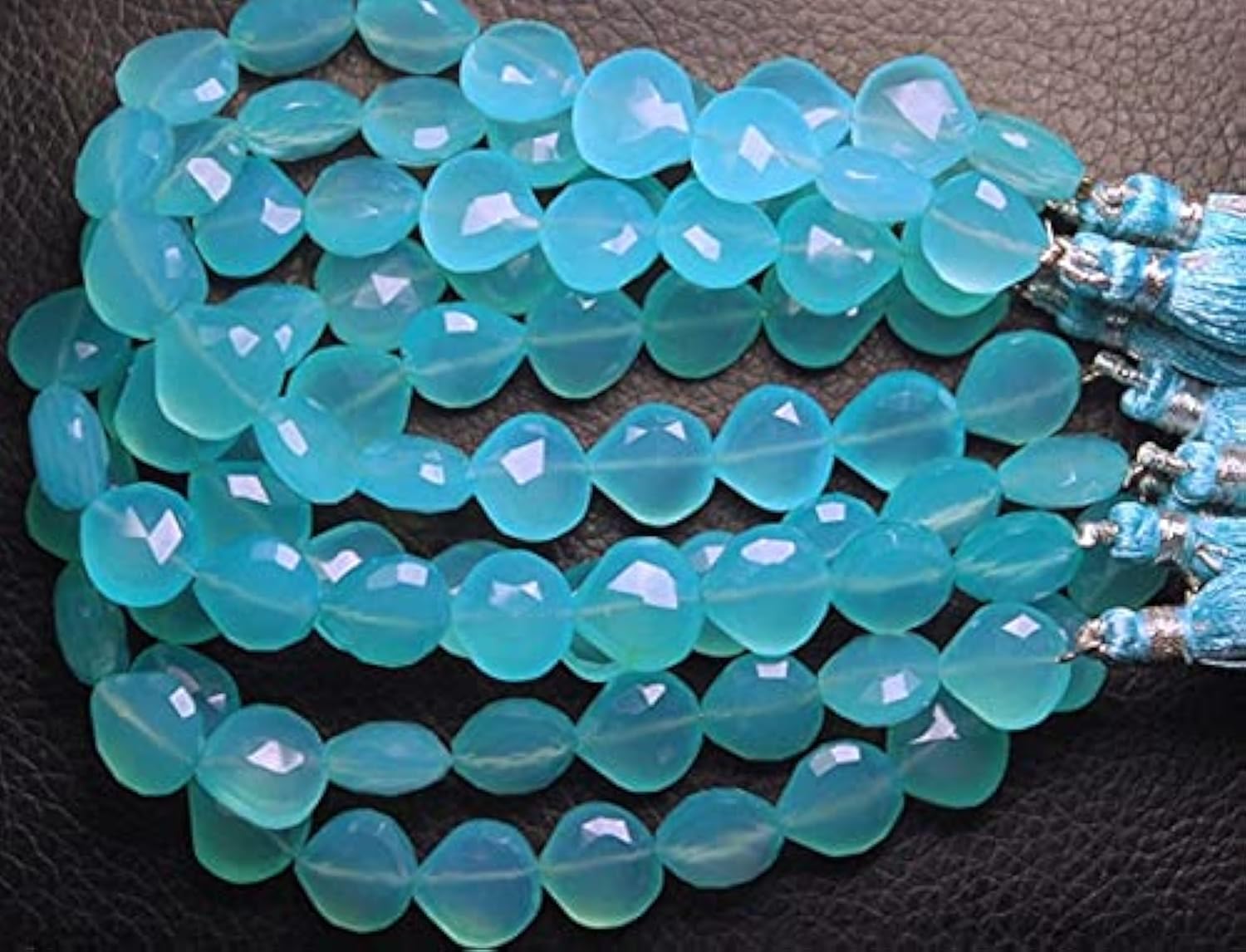 Aqua chalcedony briolettes coeur 10mm LKBEADS pour la création de bijoux uniques