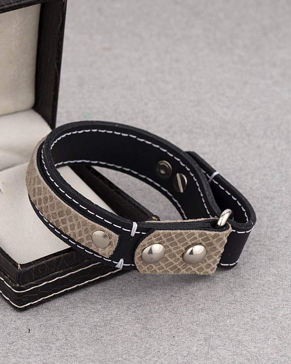 Handmade Beaded Bracelet with Elegant Design