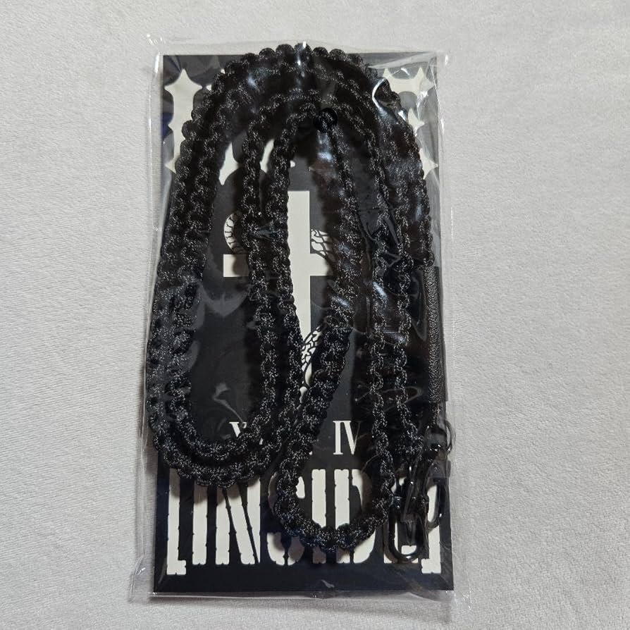 HYDE キーリング＆フォンストラップ付きケース Amazon.co.jp: HYDE フォンストラップ 黒 : おもちゃ 【HYDE