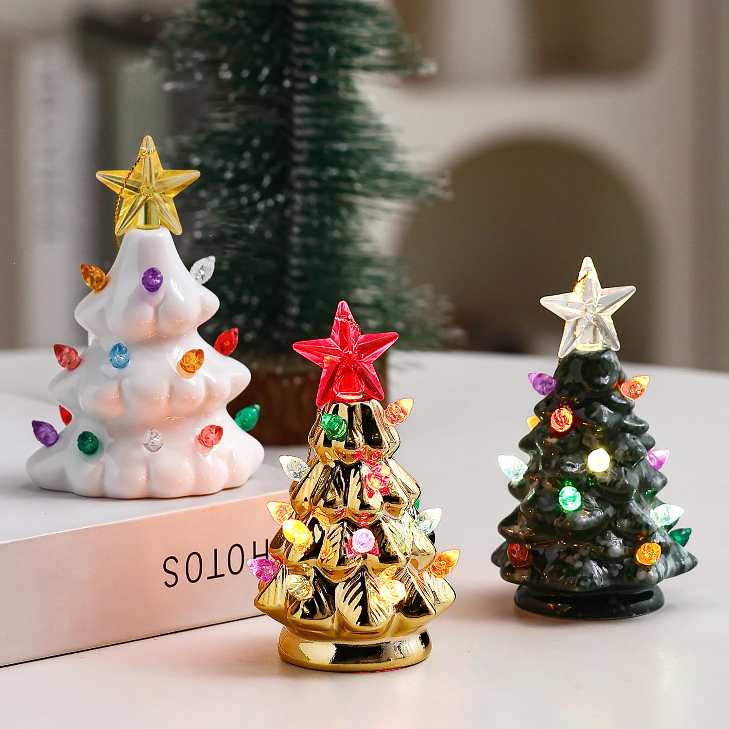 Villaggio Natalizio Illuminato Pattinatori Movimento Negozio Giocattoli 20x25x16 Cm Batteria Corrente
