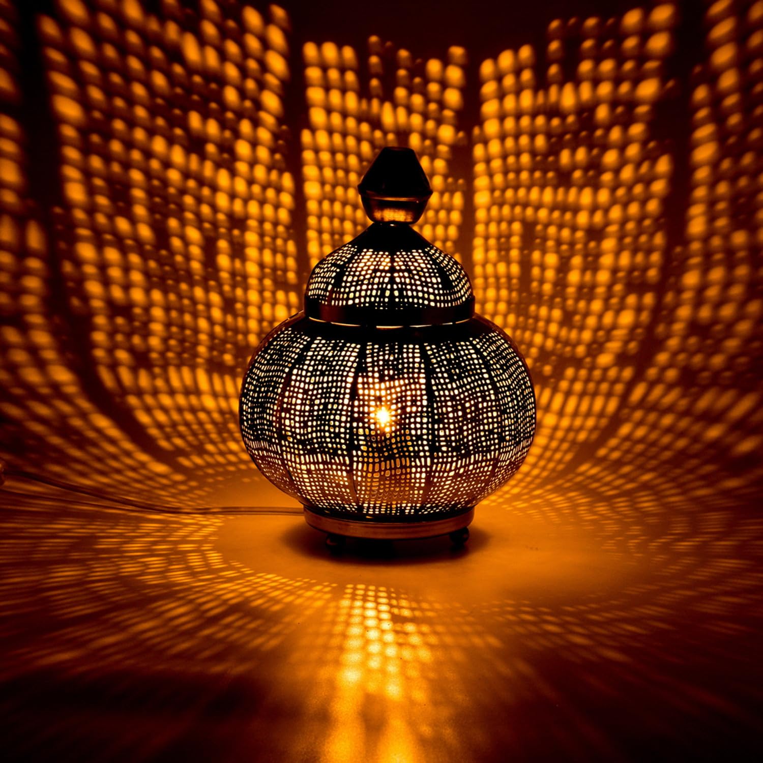 Orientalische Tischlampe Jamala handgemacht aus Metall, Silber 32 cm