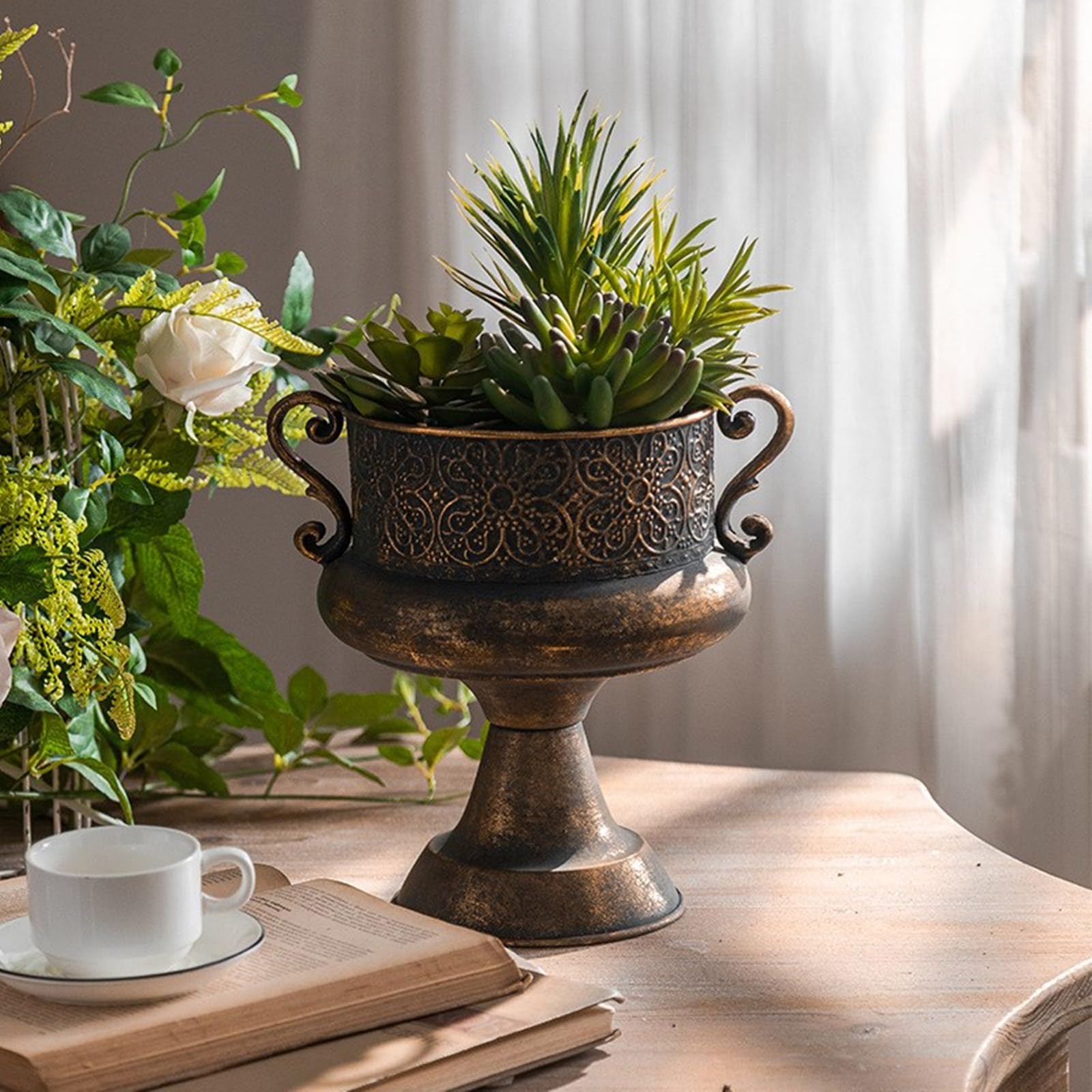 Pflanzgefäß aus geprägtem Eisen, runder antiker Blumentopf für den Innen und Außenbereich, Garten und Heimdekoration, Fotografie Vase