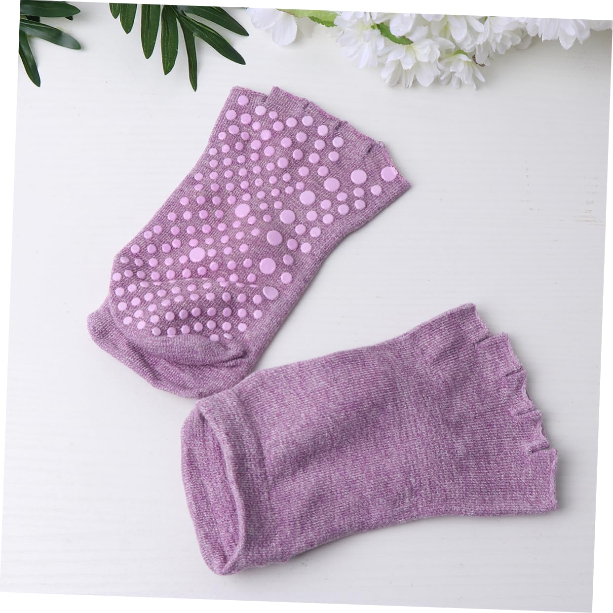 Didiseaon Comfortable Yoga Socks for Women Toeless Moisturizing Socks Grips Non-Slip Sports