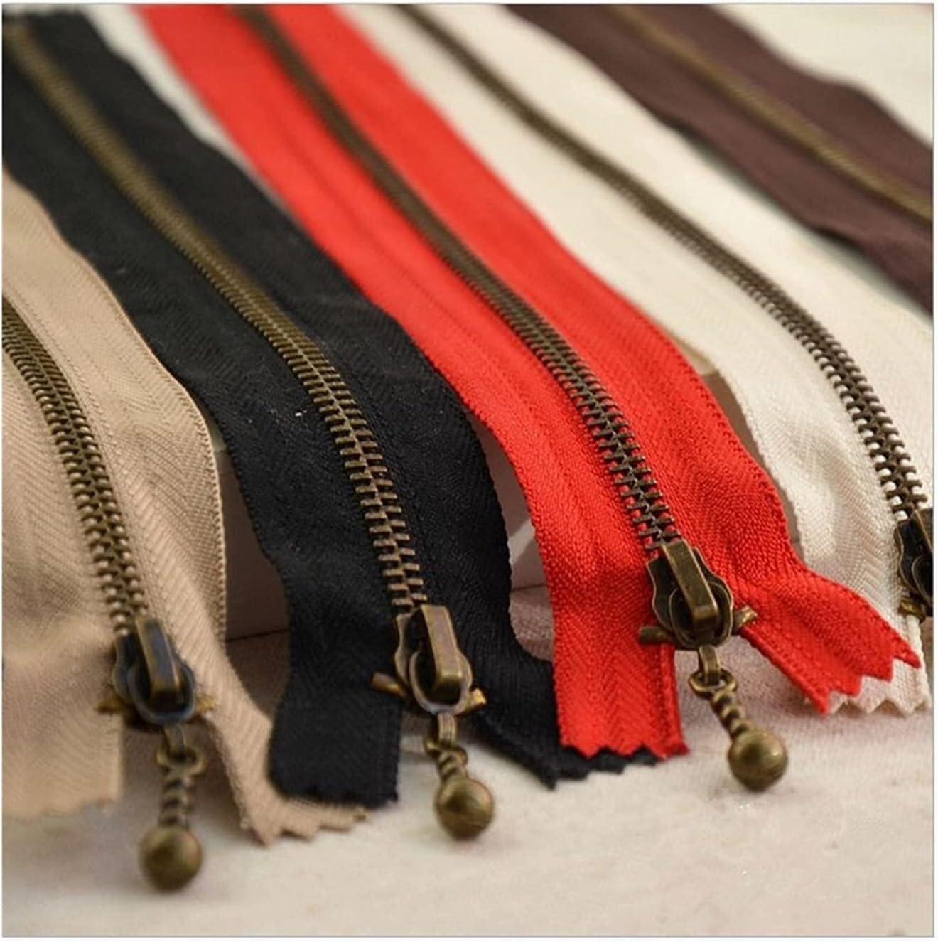 cremalleras, 20 piezas 40 CM 30 CM 20 CM 15 CM 12 CM Metal Nylon Bobina Cremalleras DIY Sastre Herramientas de Costura Accesorios de Prendas de Vestir (Color : Colored, Size : 15CM_3#) ( Color : Color