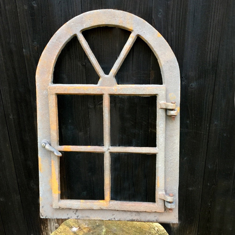 Antikas | Stallfenster zum Öffnen | 57,5 cm x 39,5 cm | Gusseisen Fenster in antik-ländlichem Design
