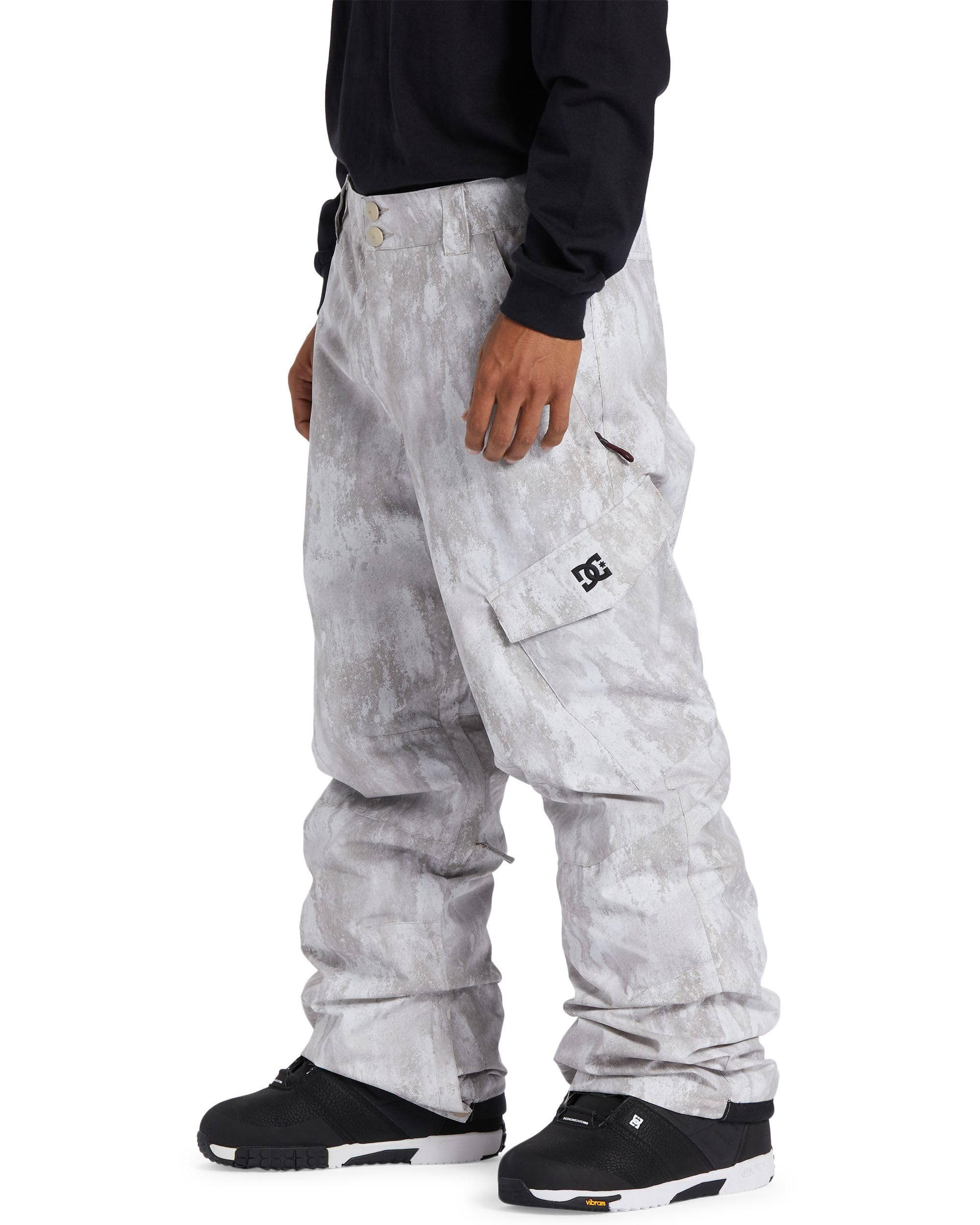 DC Pantaloni da snowboard isolati da uomo