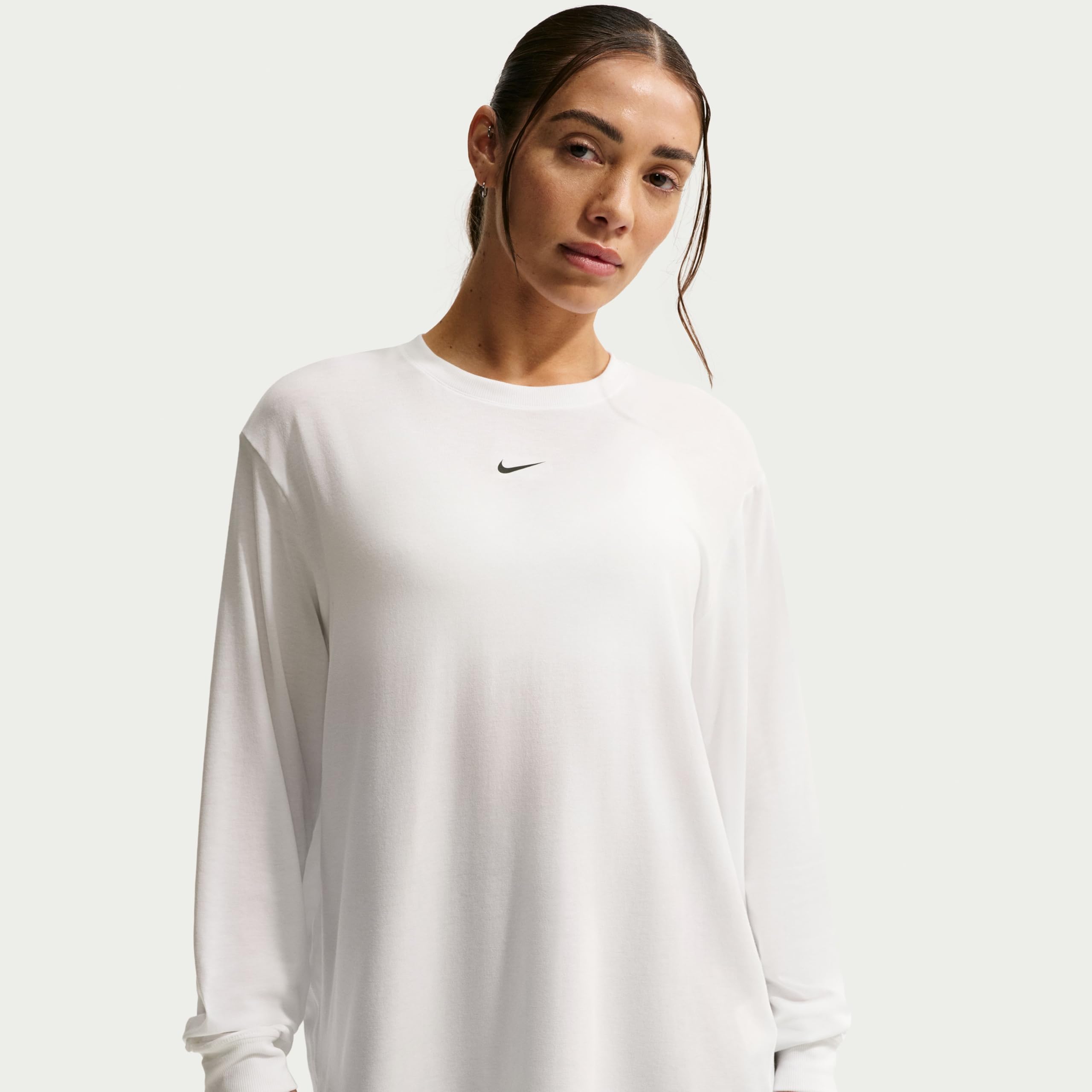 Nike One Relaxed Dri-FIT FN2817 T-Shirt à Manches Longues pour Femme