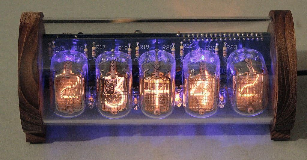5-tube Nixie Clock V3 (DIY Kit, with Perspex and Oak case)