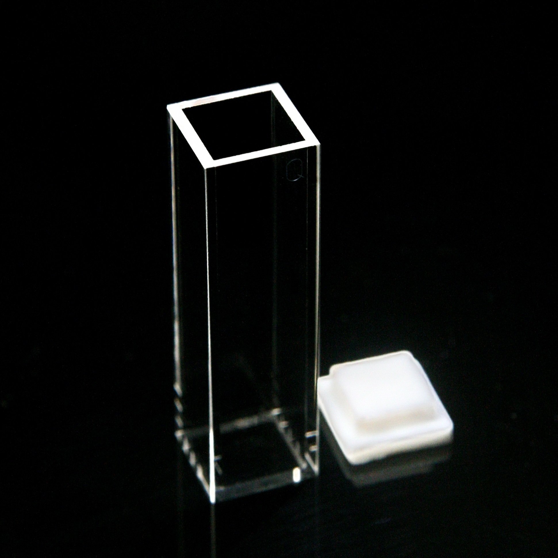 Fluorescencyjne kwarcowe Cette 10 mm otwarte od góry, w pełni topione szkło laboratoryjne