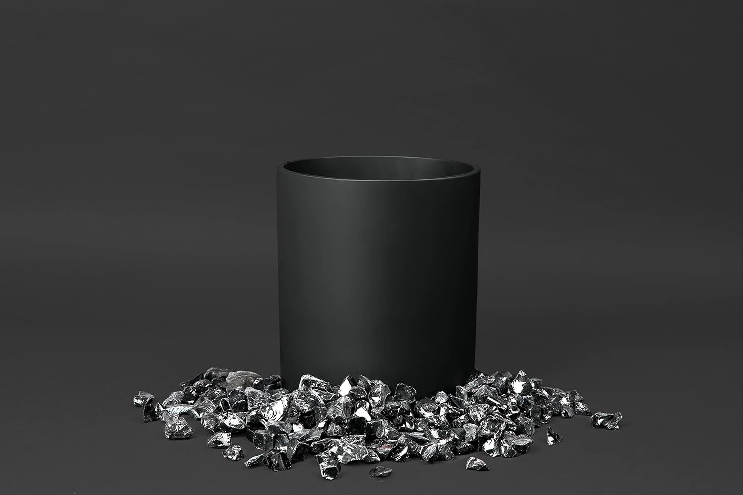 Essentra Home Matte Black Wastebasket Recycling Bin for Office, Trash Can for Bathroom or Bedroom. 2.2 Gallon.