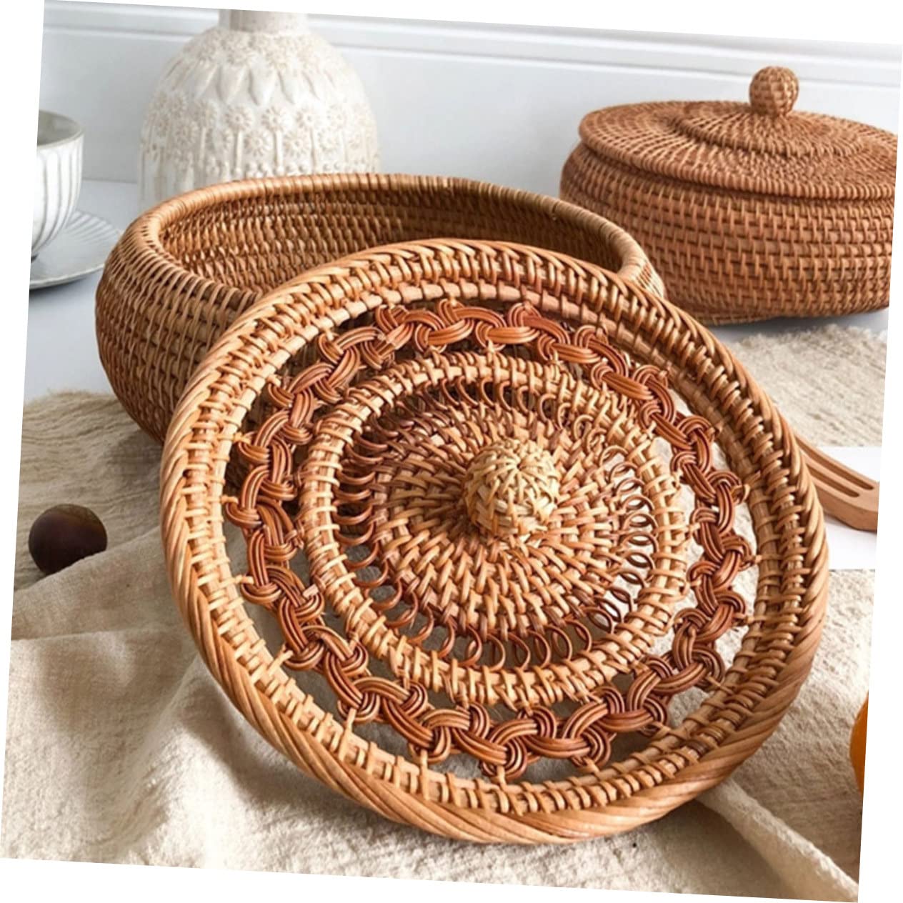 Contenitore per Snack in Rattan Sintetico Handmade Coperchio, Cesto Multiuso per Frutta e Dolci, Adatto per Studio e Regalo di Compleanno