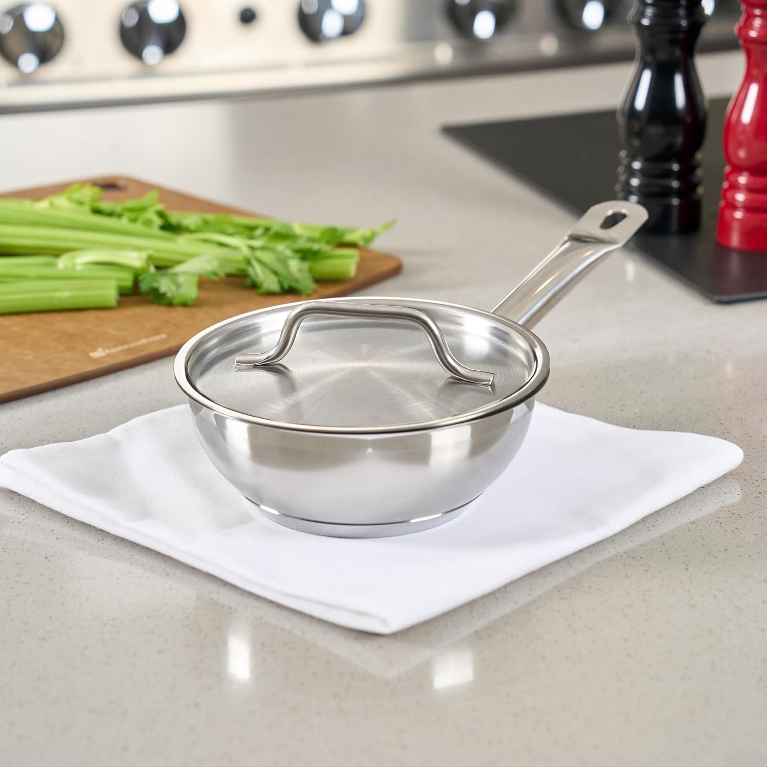 Restaurantware 1 qt Stainless Steel Saucier Pan