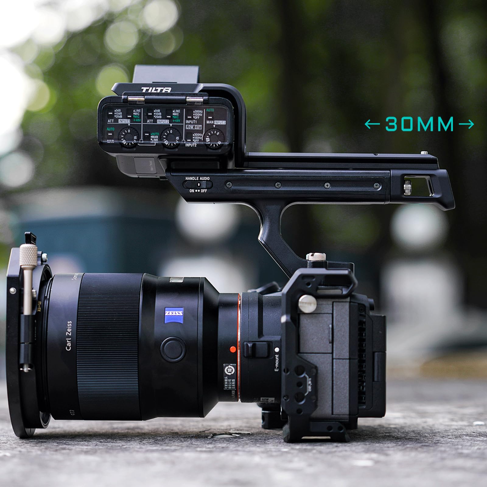 Tilta FX3 FX30 XLR Soporte de extensión de agarre compatible con Sony FX30 FX3, con rosca de 1/4 pulg-20 y 3/8 pulg-16, zapata fría, riel OTAN, ligero y duradero, Negro TA-T13-XLR-B