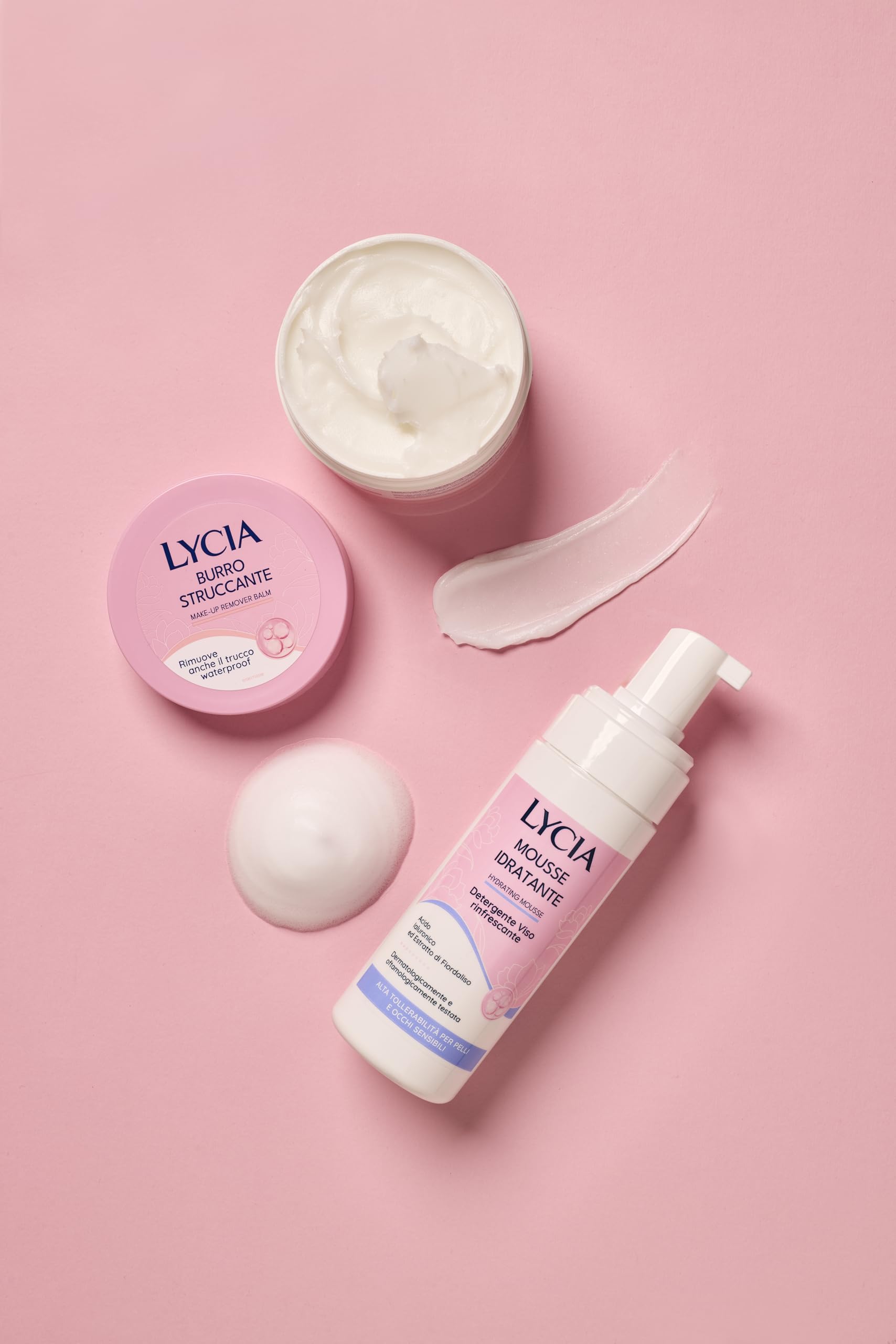 Lycia, Mousse Detergente Viso, Occhi e Labbra, Formula Delicata per Pelli Sensibili con Acido Ialuronico ed Estratto di Fiordaliso, Rinfrescante ed Emolliente per una Pelle Morbida e Luminosa, 150 ml - 5