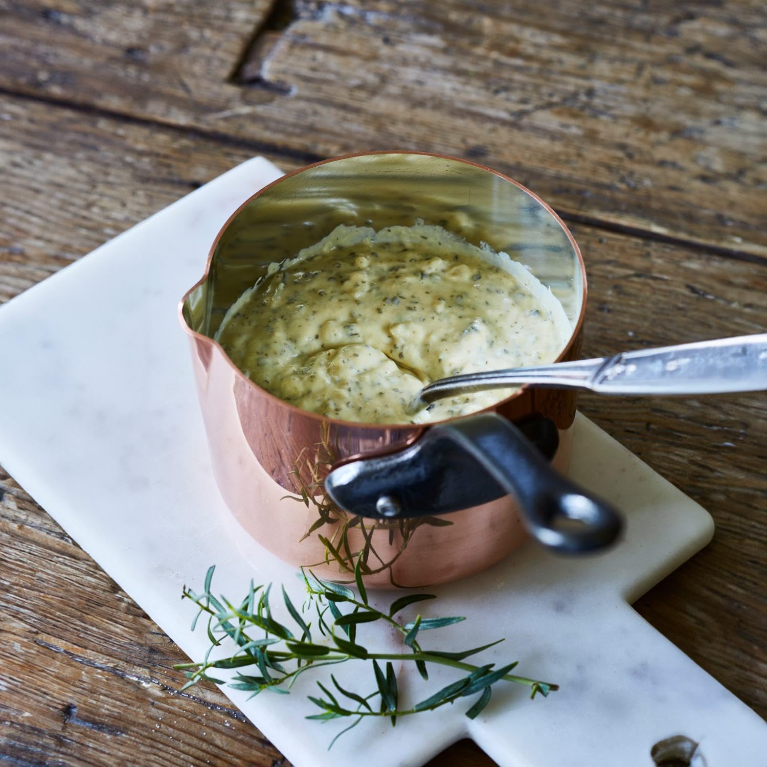 BAUMALU - Saucière, Petite Casserole - en Cuivre Massif, Intérieur Étamé - Spécial Gaz - Manche Fixe en Fonte - Bec Verseur - Design Traditionnel Français Made in Alsace - Ø11cm - Cuivre