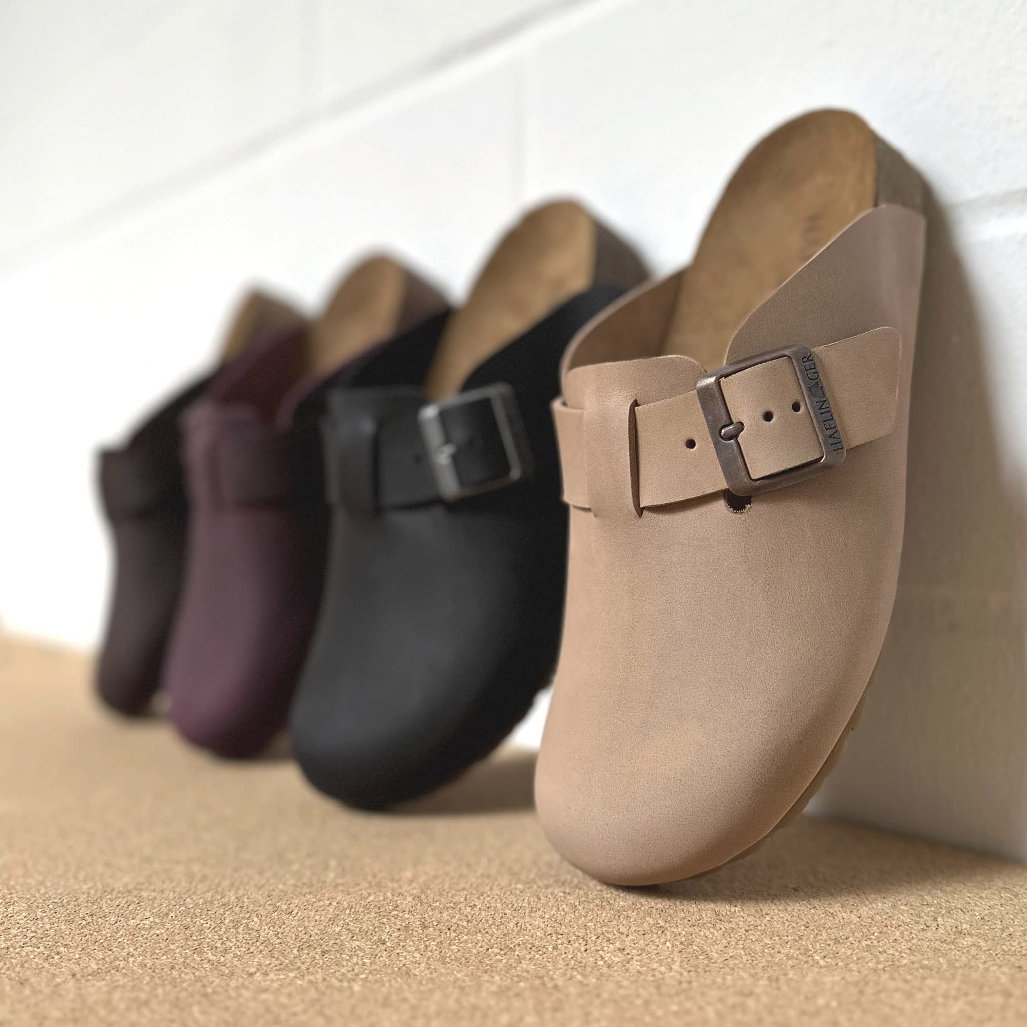 HAFLINGER Porto Eleganter Clog aus Leder Gummisohle und Kork Latex Fußbett Hausschuh Unisex
