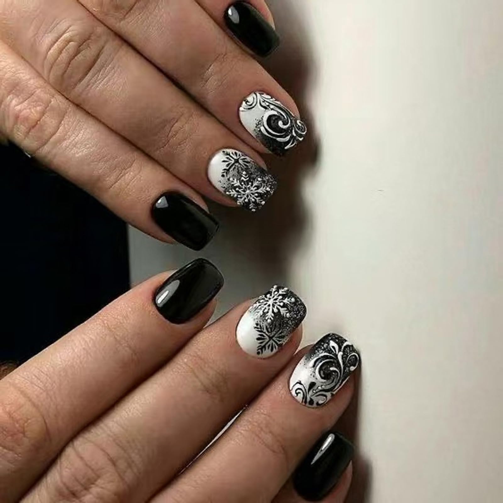 Winter Party Black White Snowflake Short Square False with Glitters Design Party Manicure Set Snowflake Glitters Fake