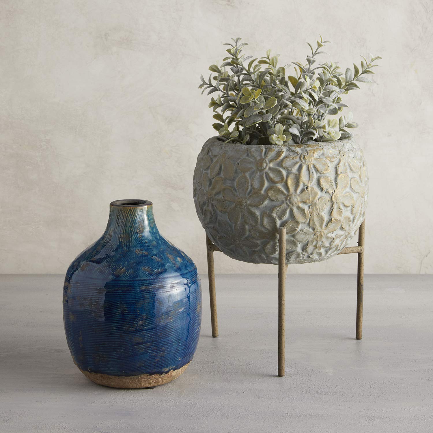 47th & Main Vase en céramique Motif Floral Bleu Terre Cuite 21 x 26 cm