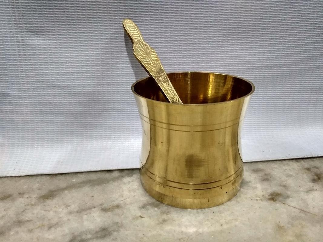 NATCHIYARKOVIL VILAKKU Brass Traditional Puja Panchapathiram Uthirani/Pooja Item for Home (Yellow Gold, 2 inch)