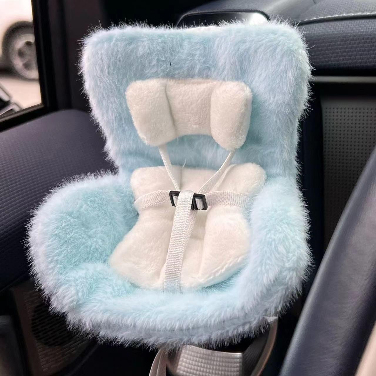Doll Car Seat for 3–8 inch Figures, Fits Character Plushes, Blind Box Dolls & Vinyl Collectibles, Includes Air Vent Clip & Desktop Stand, Cute Car Ornament for Collectors (Blue)