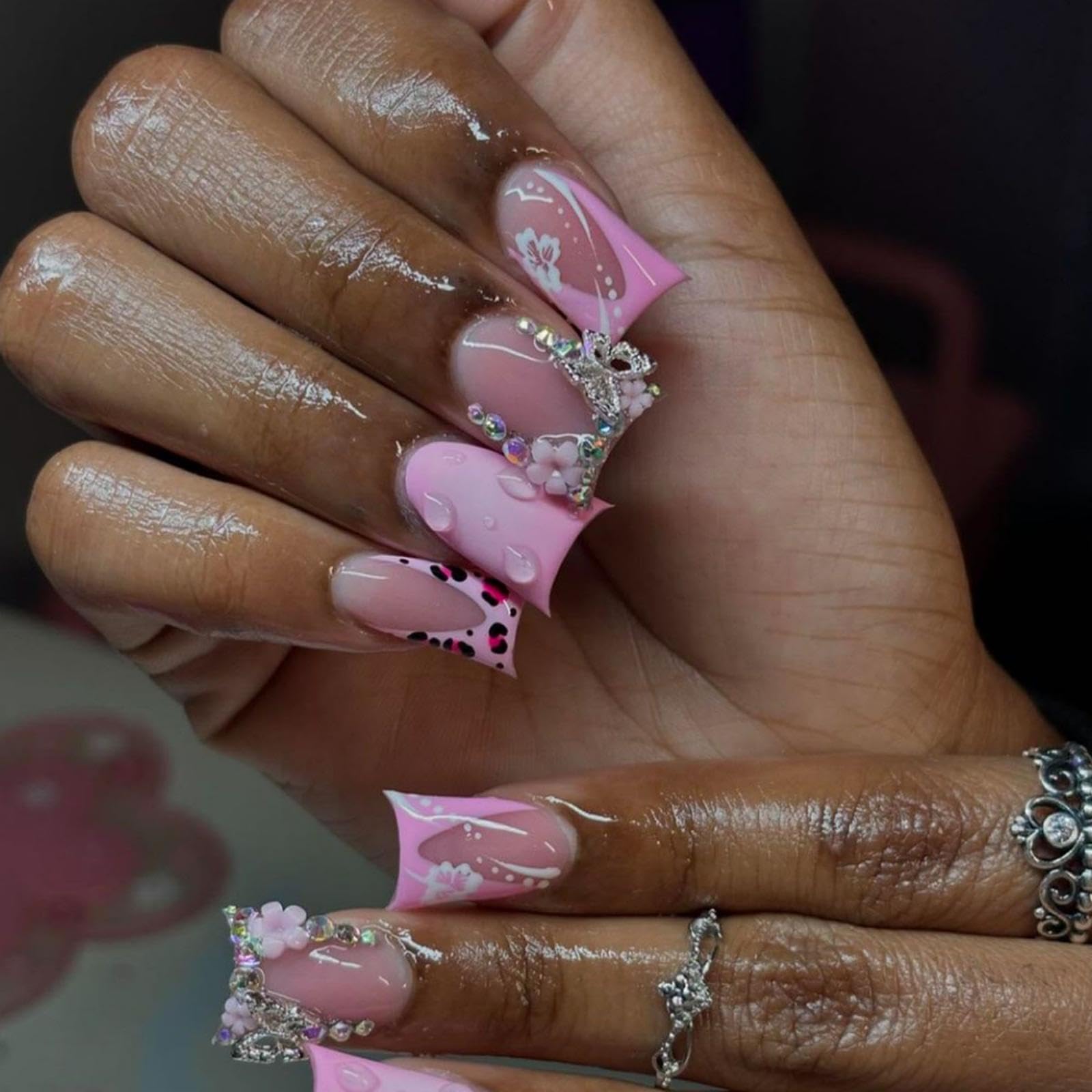 Medium Duck Press on Nails Rhinestone Fake Nails with 3D Butterfly Charm Design 3D Water Droplet False Nails Glossy Skin Tones Stick on Nail Leopard