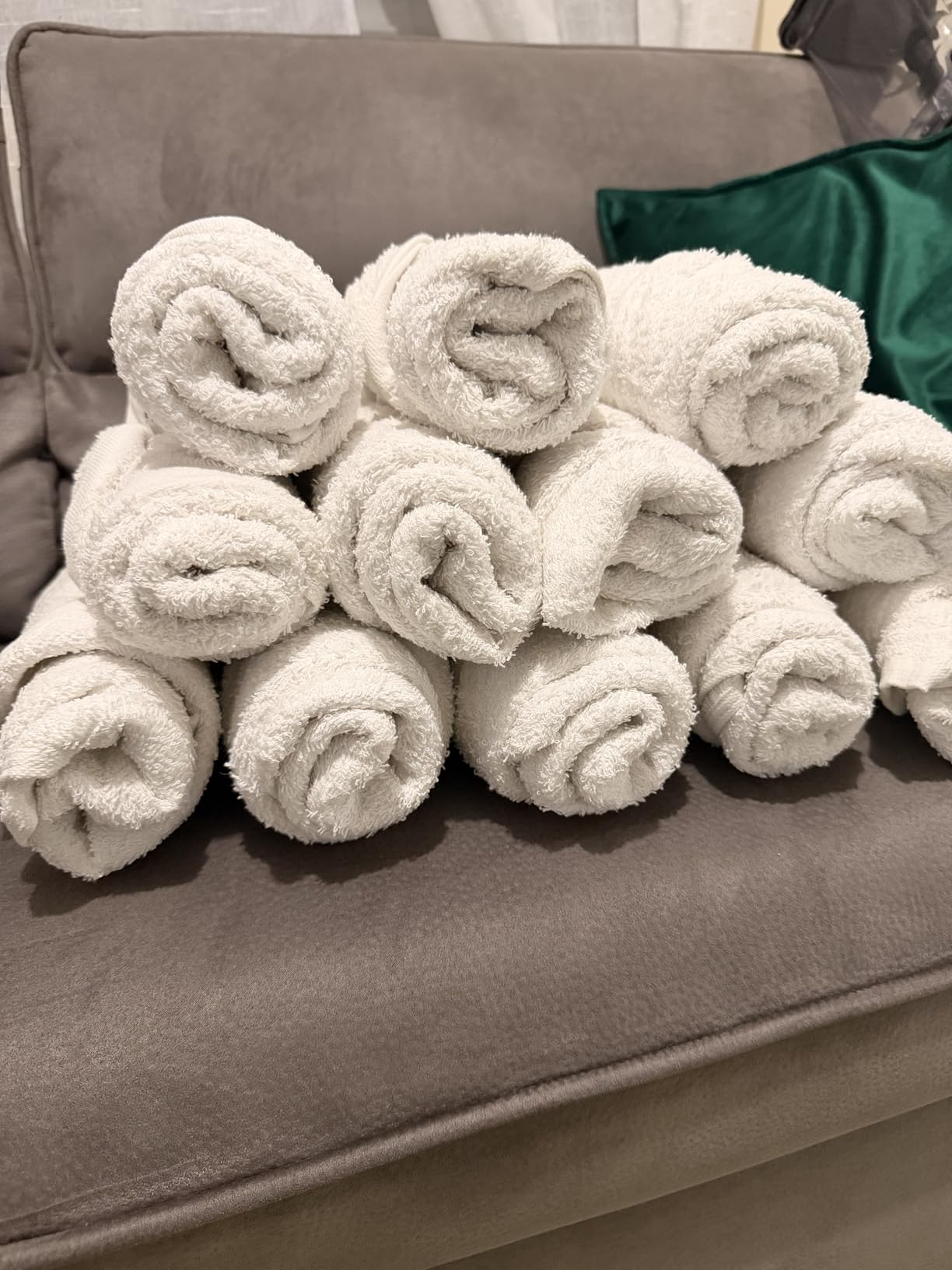 ZUPERIA White Bath Towels Bulk 12 Pack – product image