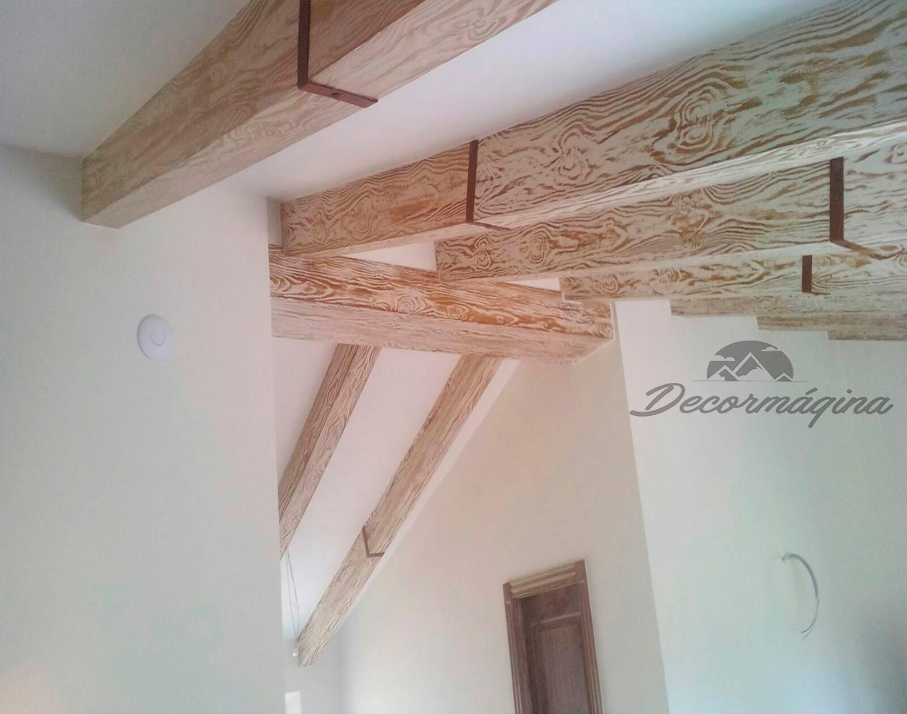 imitación Madera (Blanco Roto) de poliestireno extruido a Medida (21 x 16 x 21 x 260 de Largo)