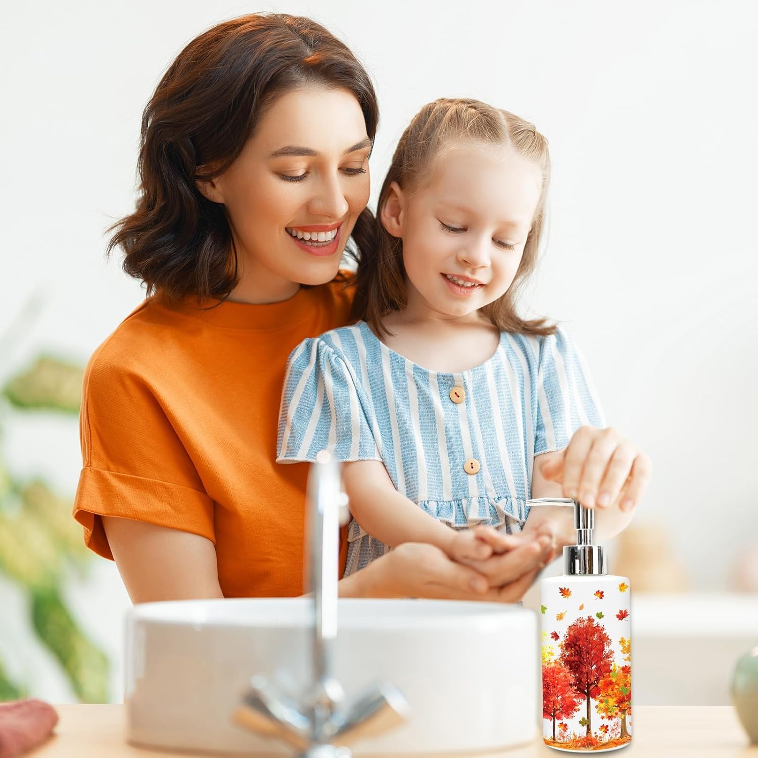 FYSUIMU Fall Soap Dispenser Glass Dispenser with Pump Maple Forest Tree Refillable Liquid Soap Container for Autumn Thanksgiving Home Kitchen Bathroom Countertop Decor