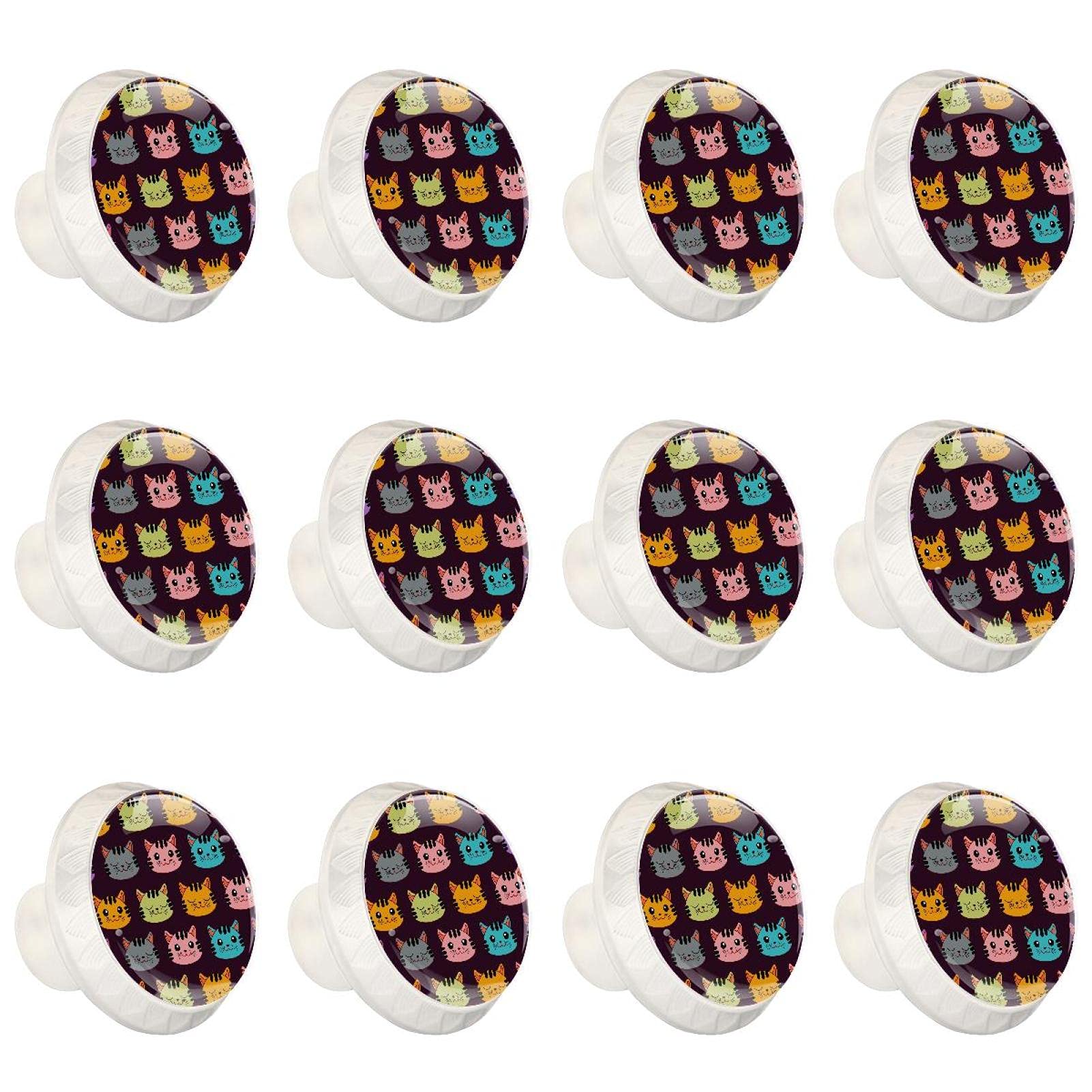 Boutons de cuisine chats colorés pour rénover facilement une commode un peu terne